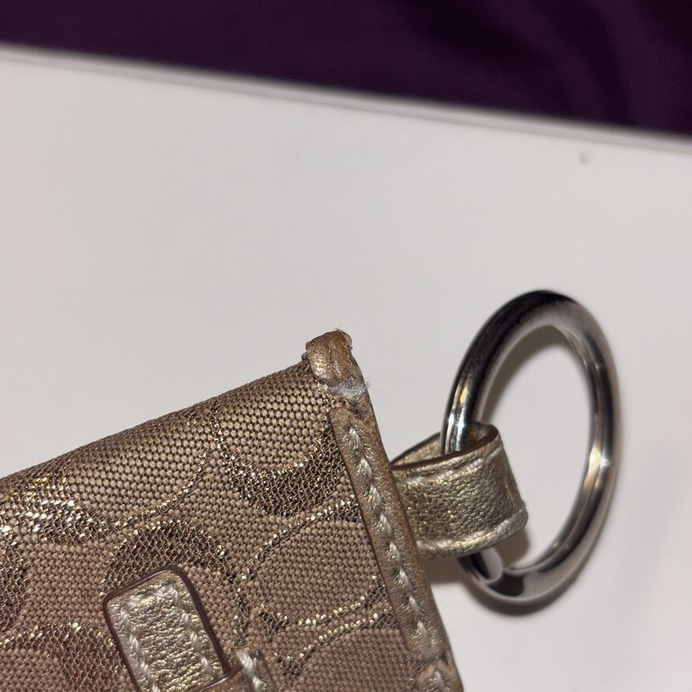 Flawed Coach Gold Heart Vtg Signature Leather Photo Frame Keychain Purse Charm - Picture 3 of 5